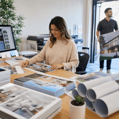 How to Choose Logo Screen Printing That Holds Up
